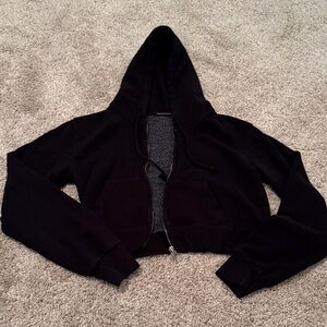 Brandy Melville - Black Cropped Hoodie